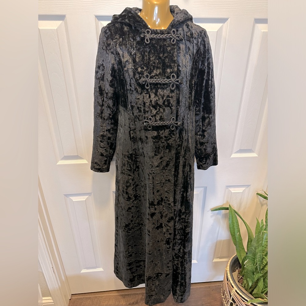 Antique/vintage. Black velvet coat. Size small/medium